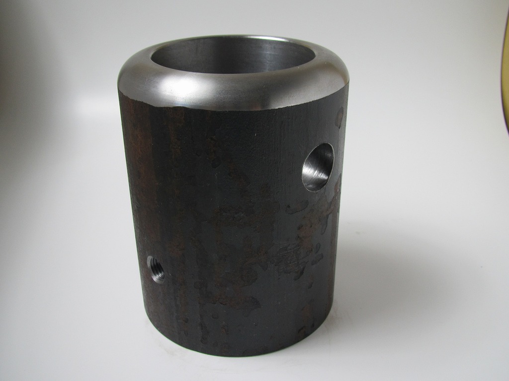 スクレーパー下部取付金具