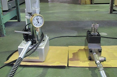 油圧ベースブロック製作